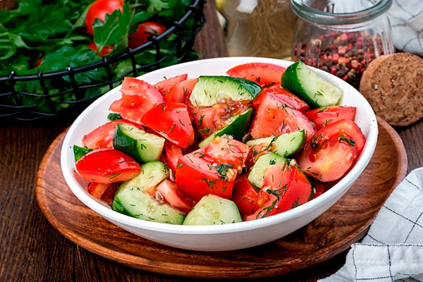 Диета на салате из огурцов и помидоров