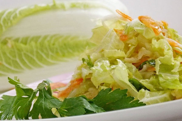 Салат на диете из пекинской капусты