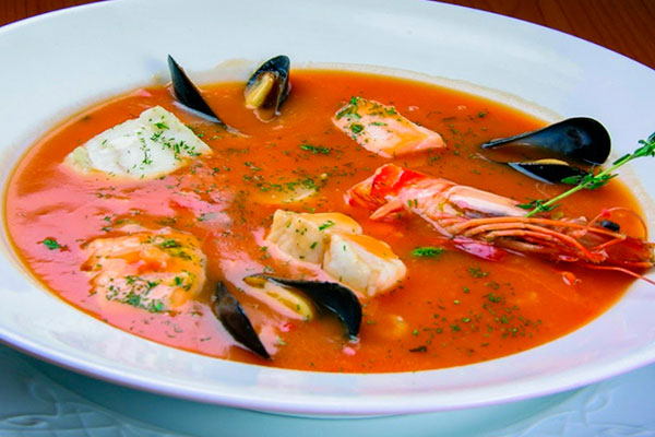 Диетический рыбный суп со свежими помидорами для похудения
